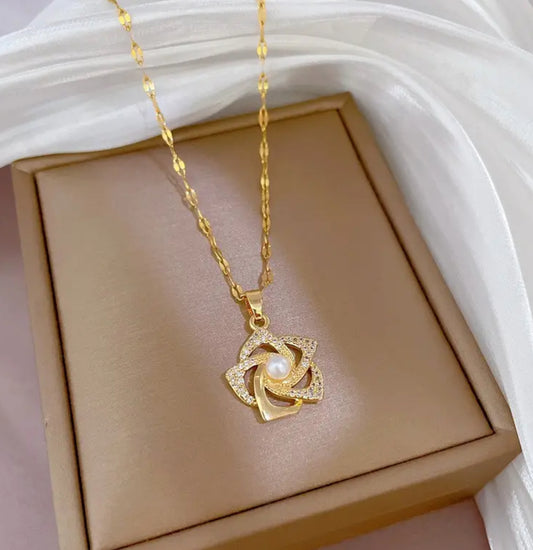 Collier Astra