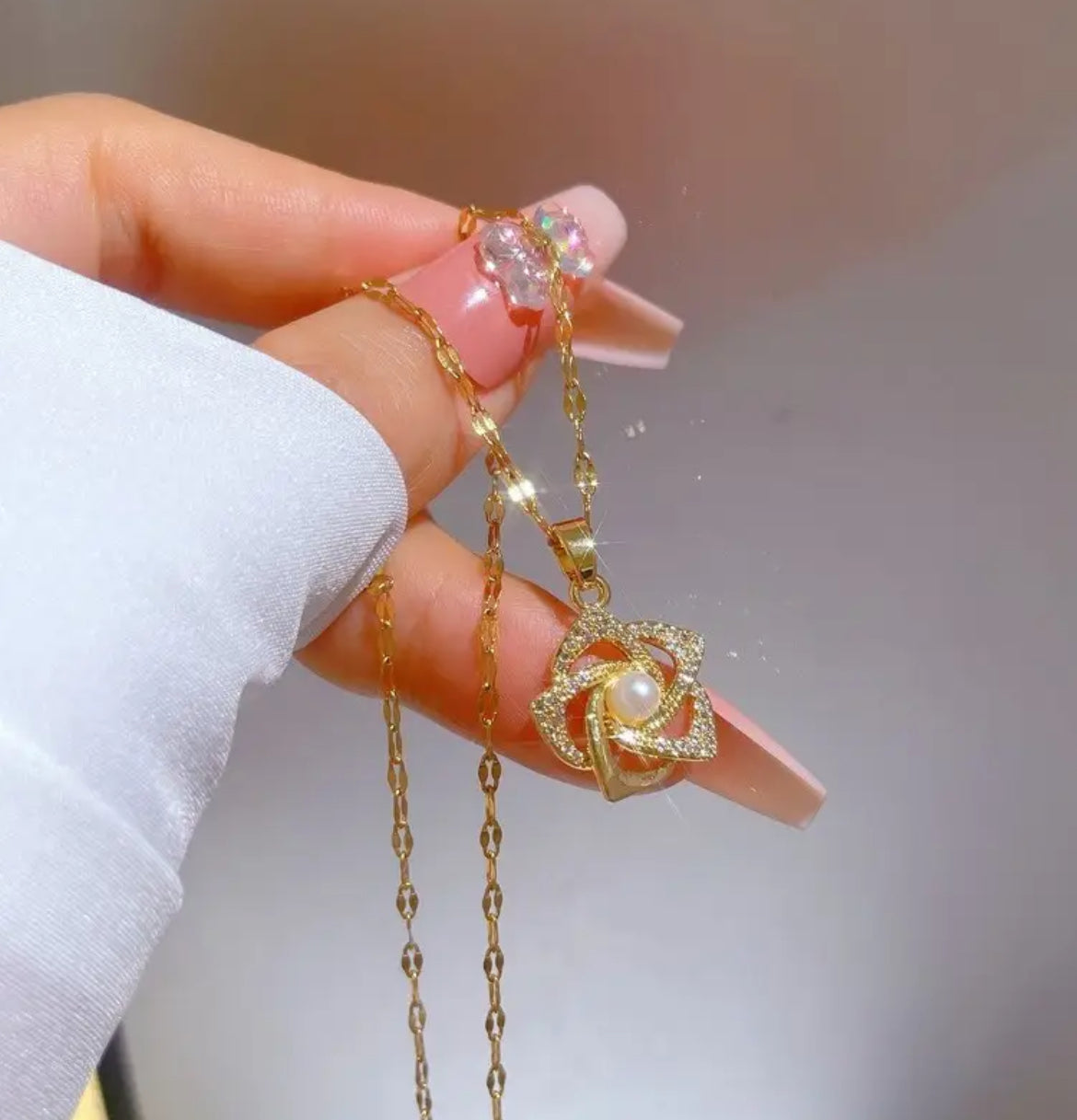 Collier Astra